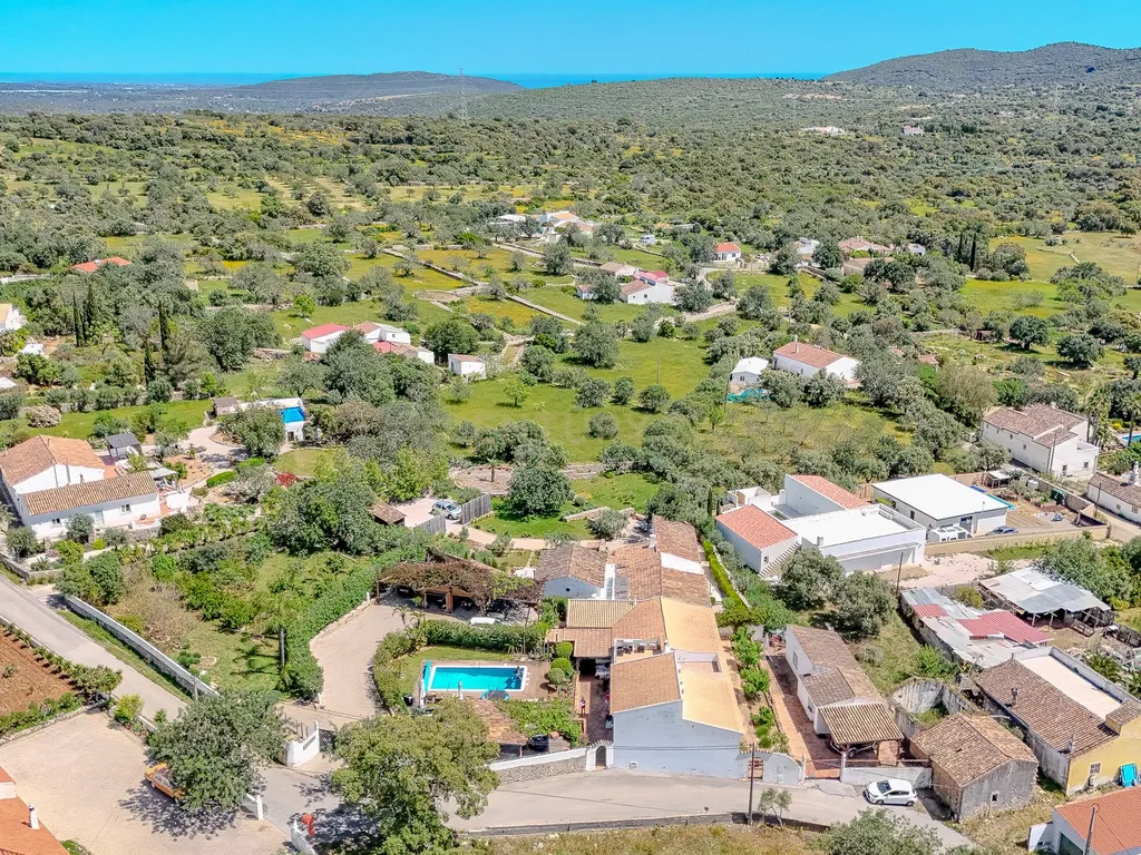 Moradia T6 | Vista Panorâmica | Piscina | Jardim | São Brás de Alportel - Image 5