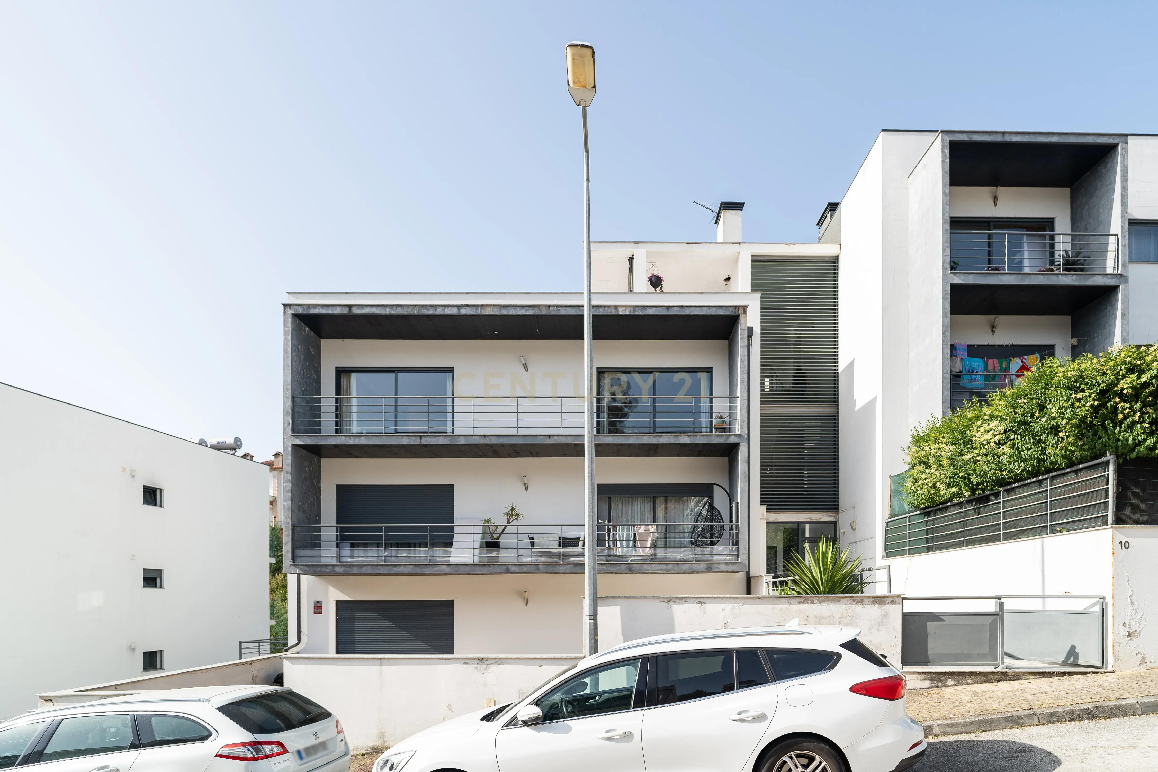 Venda | Apartamento T2 com garagem em São Martinho do Bispo, Coimbra - Image 1