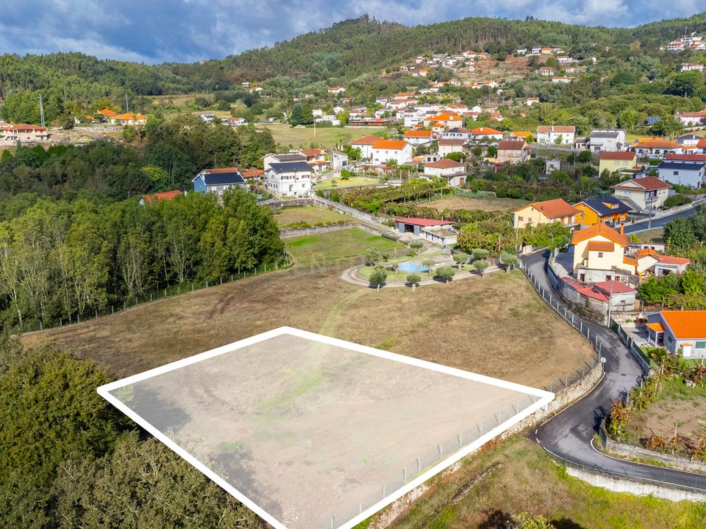 Terreno para Moradia Térrea em Travassos, Póvoa de Lanhoso - Image 1