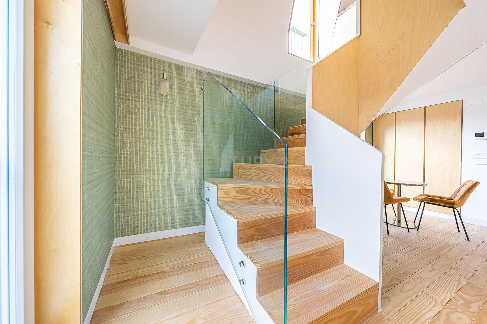 T1 Duplex de Luxo, Mobilado e com Varanda, em Campo de Ourique - Image 8