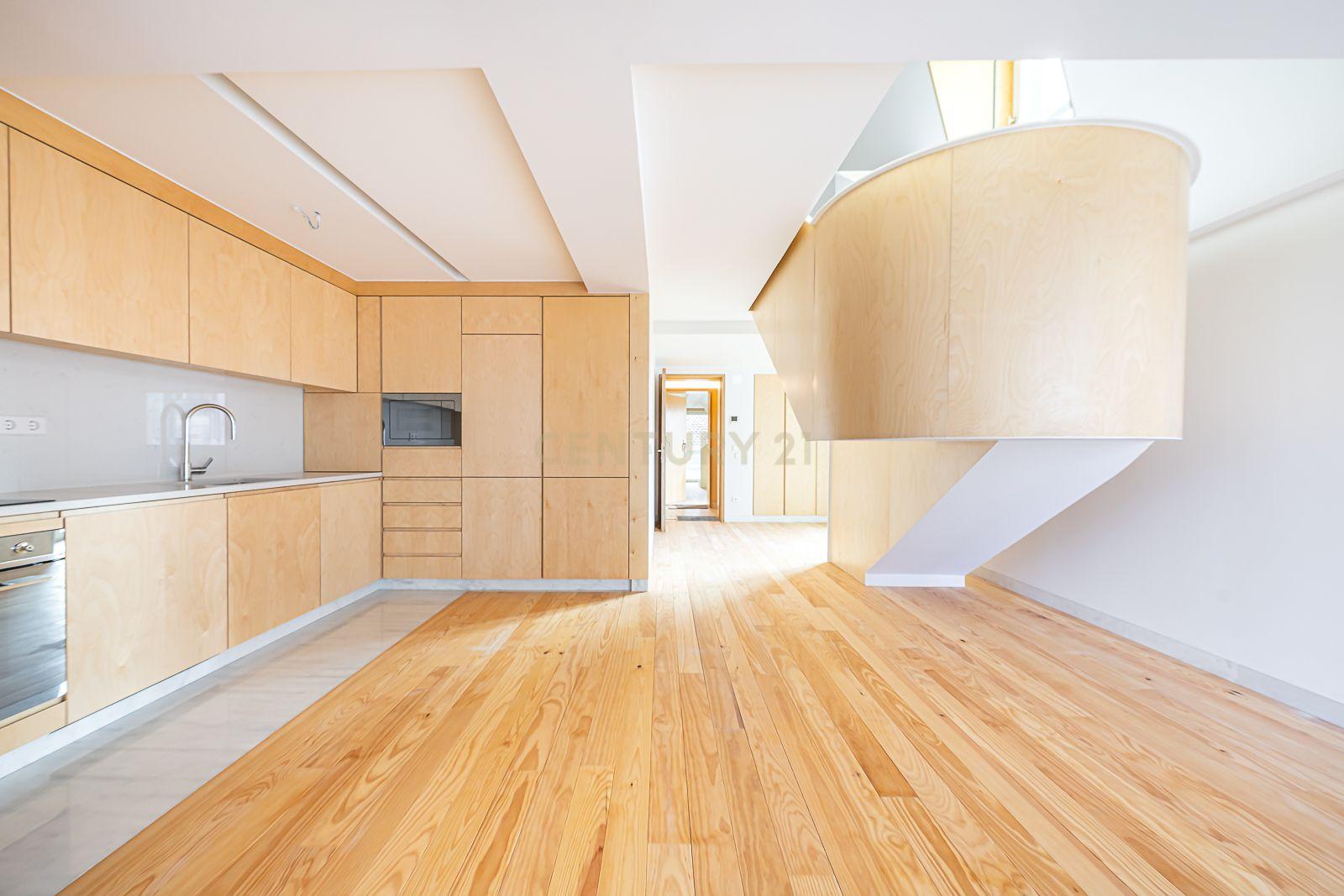 T1 Duplex de Luxo, com Terraço, em Campo de Ourique - Image 1
