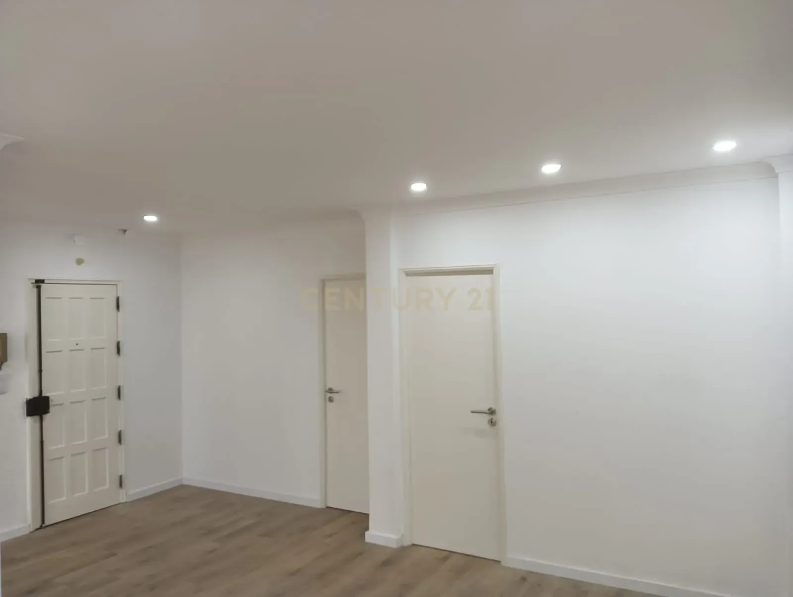 Apartamento para Investimento Metro de Alfornelos - Image 26
