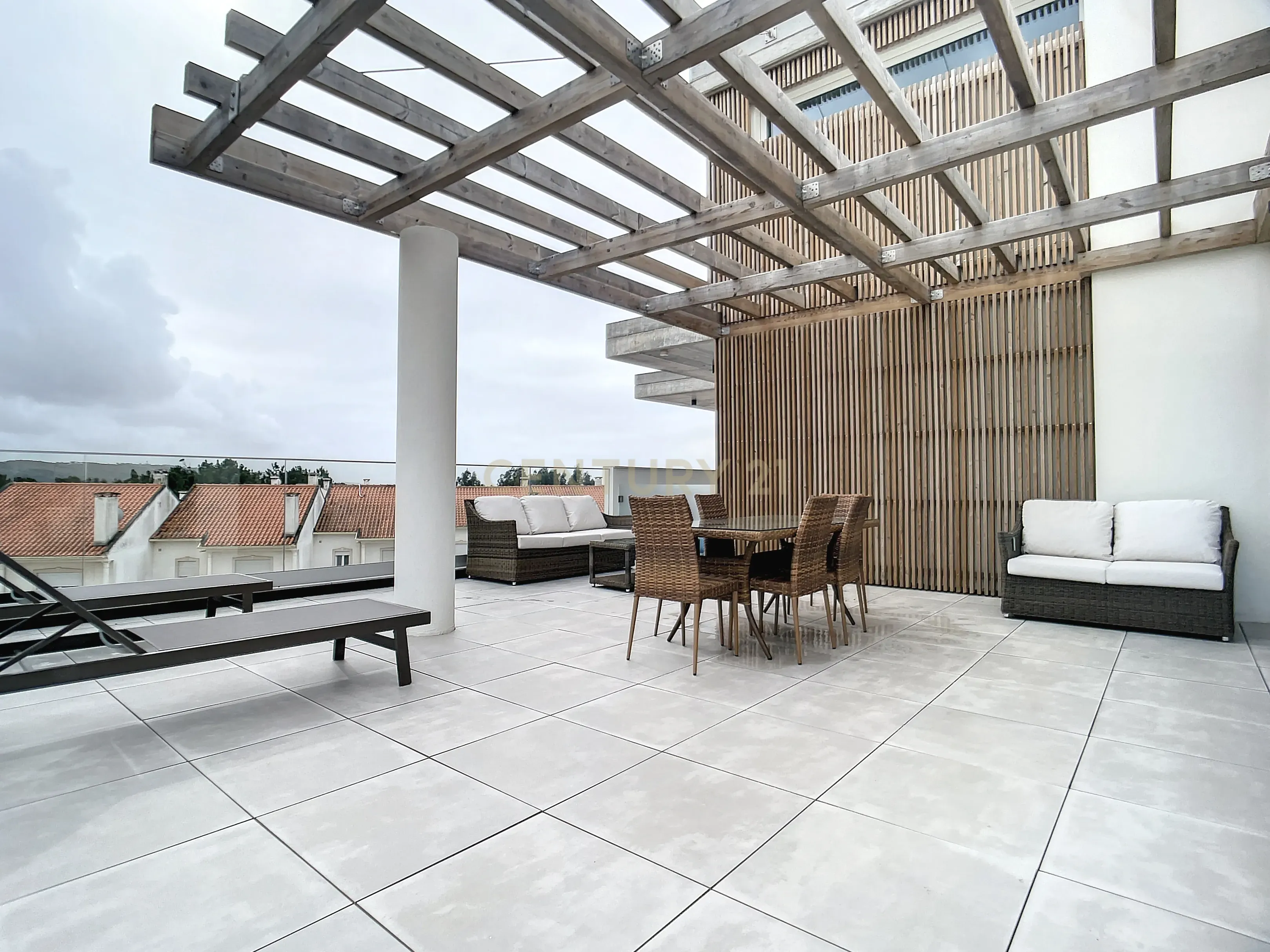 Duplex inserido no condomínio de luxo em Nazaré - Image 31