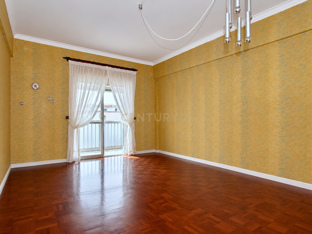 Apartamento T2 com Duas Varandas e Excelente Localização - Image 28