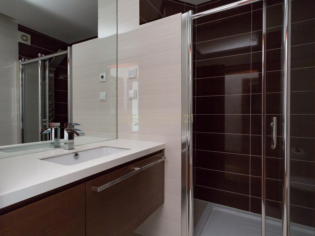 Apartamento T2 num condomínio com Vista Panorâmica em Odivelas, Famões - Image 25