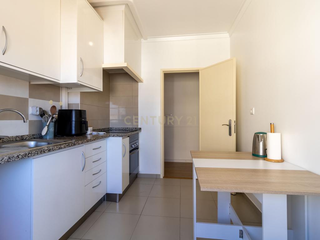 T2 com Excelente Localização em Agualva-Cacém | Ideal para Habitação Própria ou Investimento - Image 11