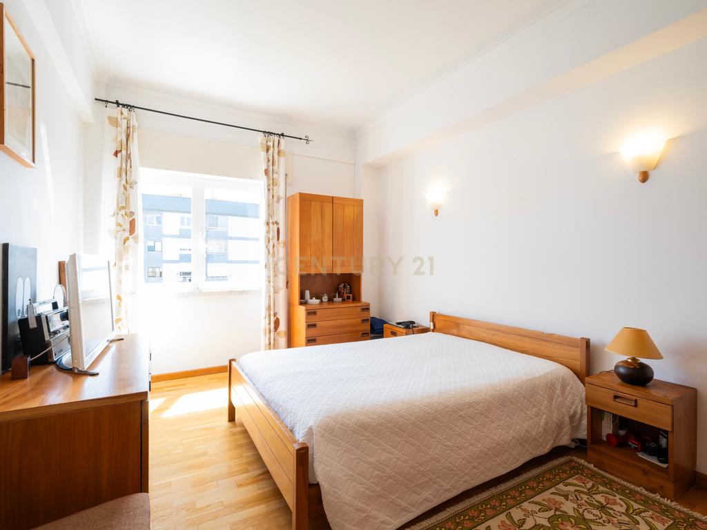 Excelente apartamento T3 em Carnaxide - Image 11