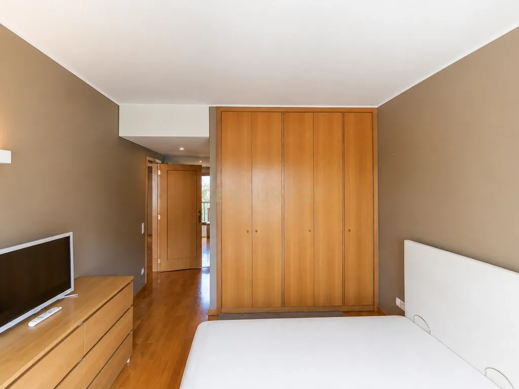 Apartamento T2 para Arrendamento em Lordelo do Ouro, Porto - Image 34