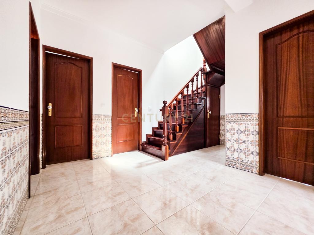 Moradia T3 + Loja em Fernão Ferro, Seixal - Oportunidade Única! - Image 31