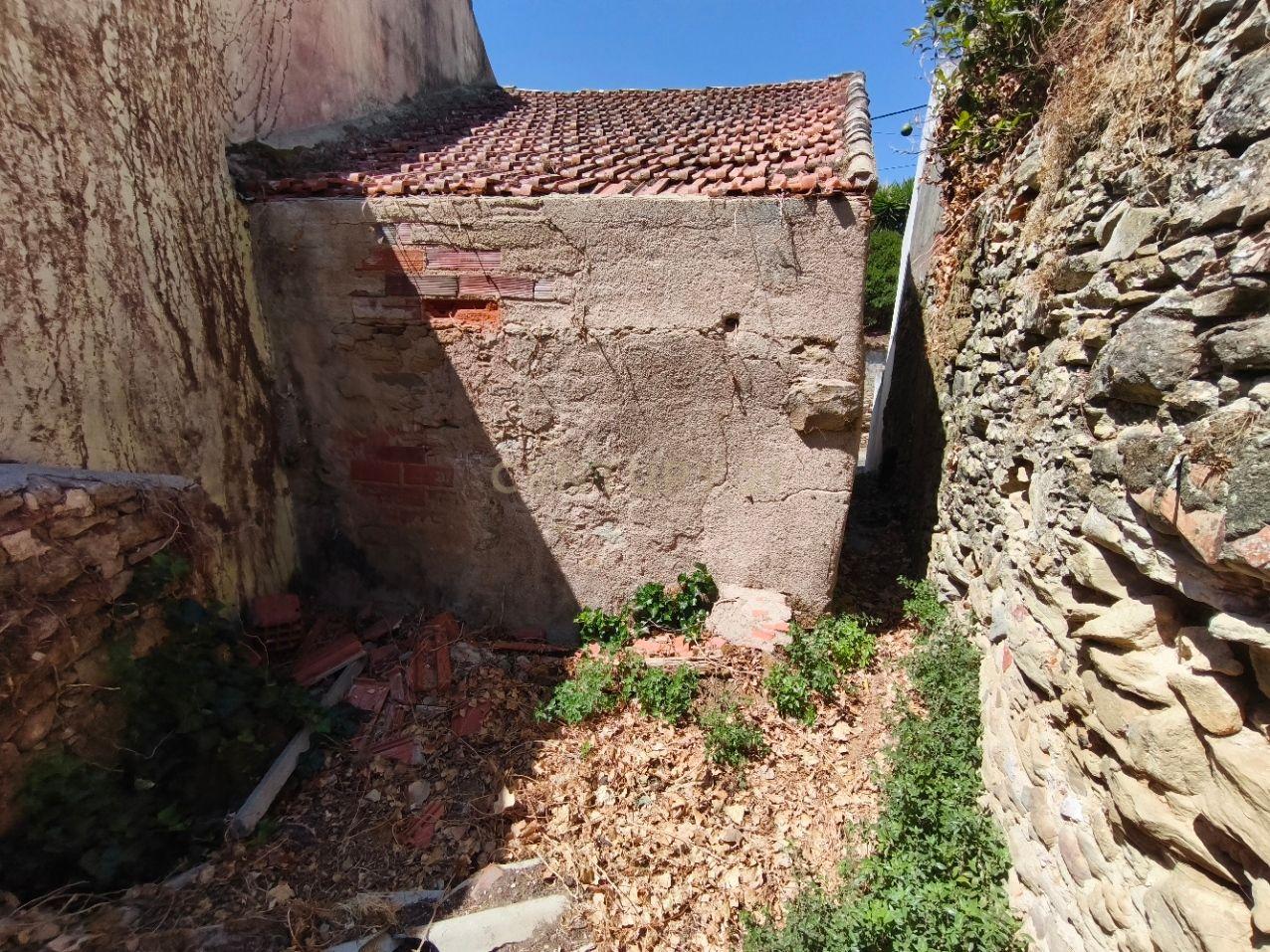 Arrecadação com Potencial de Transformação em Alojamento Local, Vila Chã - Alenquer