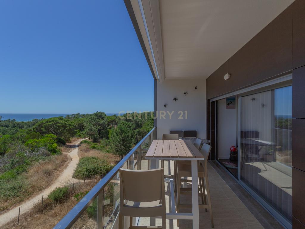 Luxuoso apartamento T3 duplex com Vista Panorâmica em Quinta de Santa Teresa, Charneca de caparica - Image 1