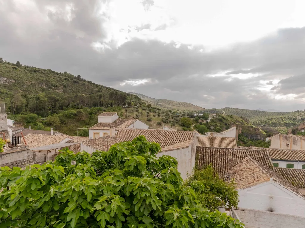 EXCLUSIVA CASA TRADICIONAL CON VISTAS ÚNICAS EN MONTEFRÍO - Image 28