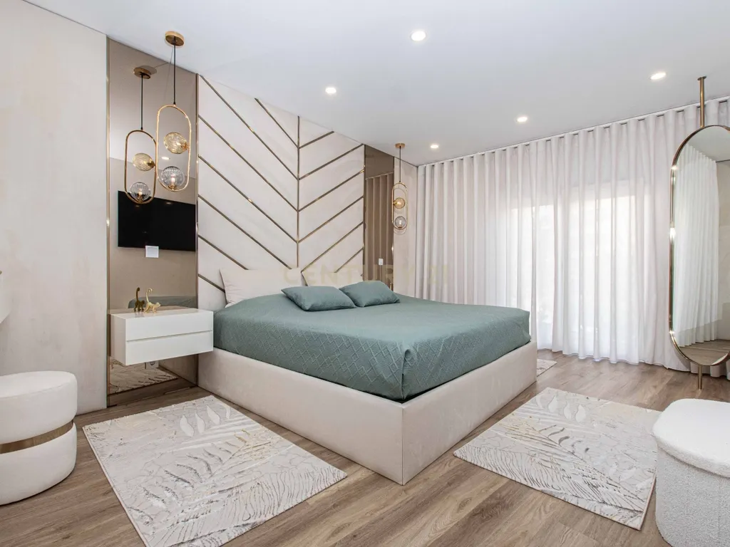 Apartamento Collection | T3 Premium Semi-Novo, Totalmente Mobilado, com Terraço Exclusivo e Box para 3 Viaturas - Image 19