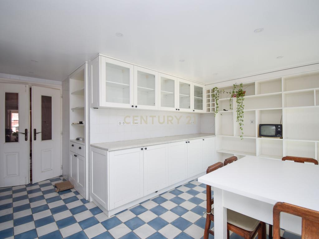 Apartamento T5 Duplex para Arrendamento em Alcântara (2.300€) - Image 26