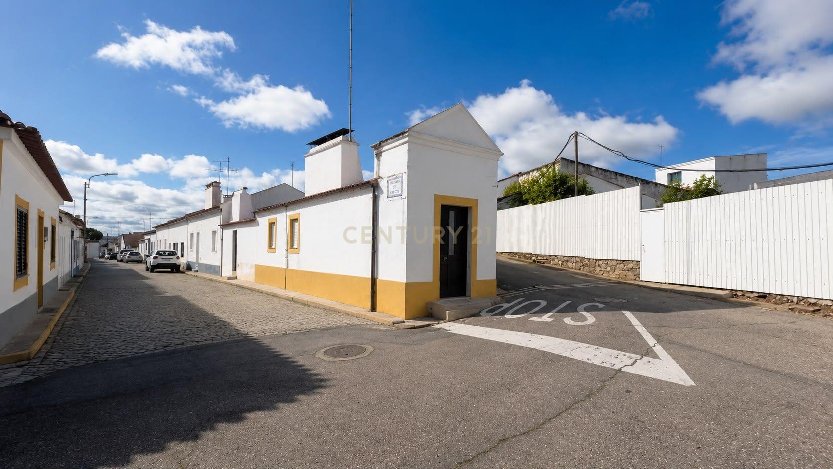 Moradia T2 à venda em Cabeção, €46.500