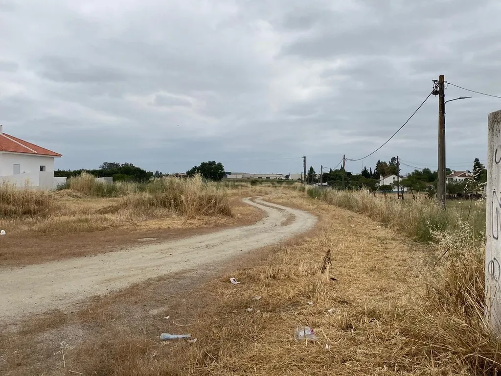 TERRENO COM PROJECTO APROVADO 18 LOTES PARA CONSTRUÇÃO DE MORADIAS EM ÉVORA - Image 1