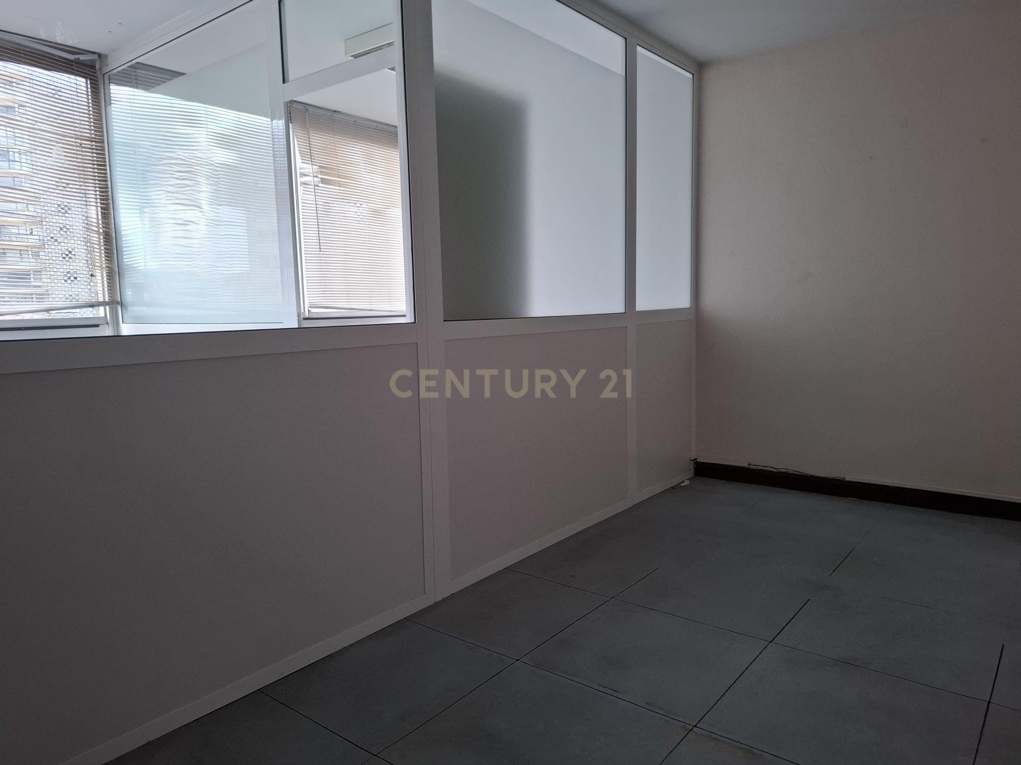 SE VENDE OFICINA EN EL CENTRO DE BILBAO - Image 4