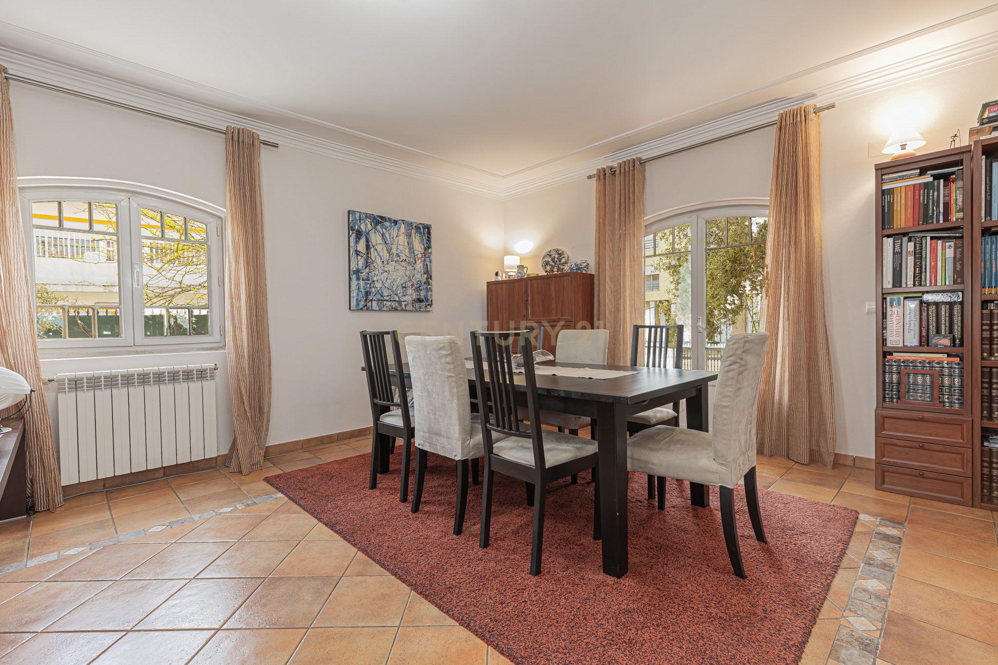 Moradia T5 - Almada - Piscina - Garagem -  364 m² - Terreno 1.024 m² - Image 9
