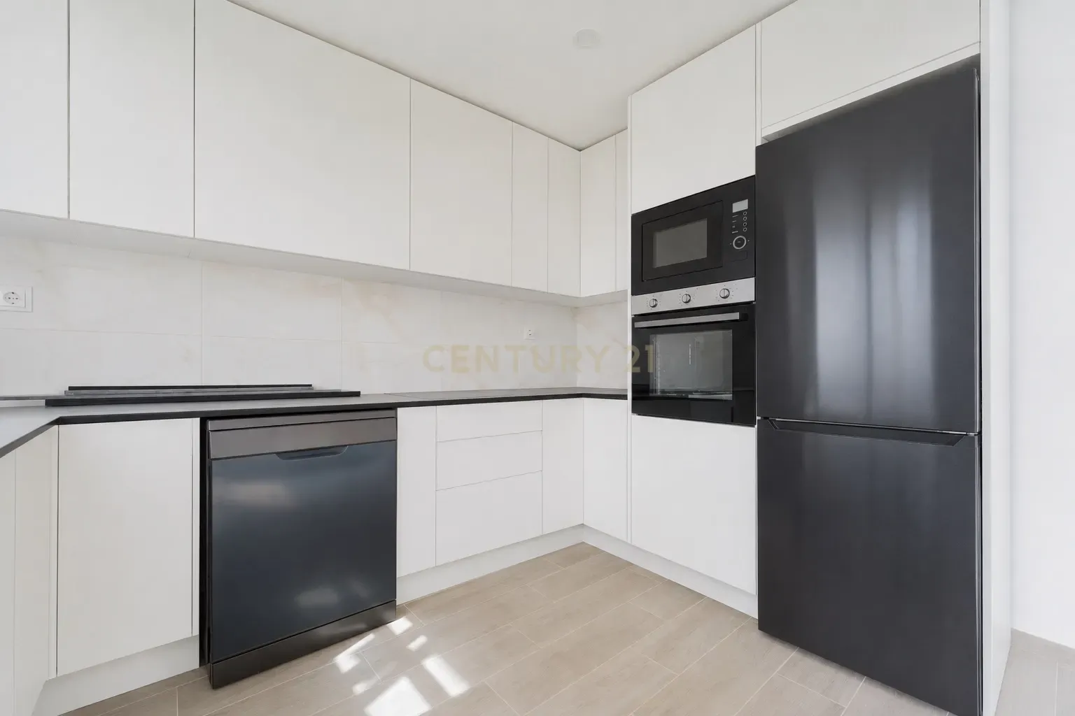 Fotografia 4 de Apartamento T4 Totalmente Remodelado no Coração de Olhão