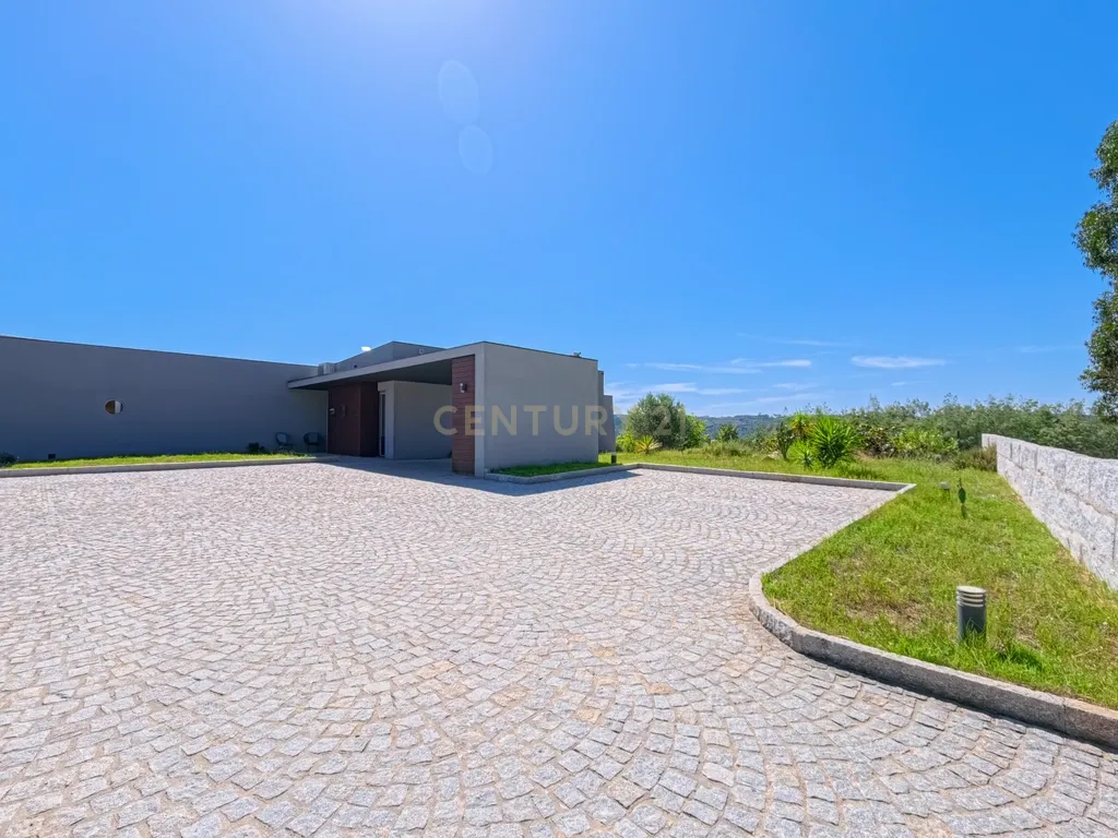 O Seu Refúgio de Luxo em Silgueiros: Elegância,Sustentabilidade e Uma Vista Inigualável - Image 25