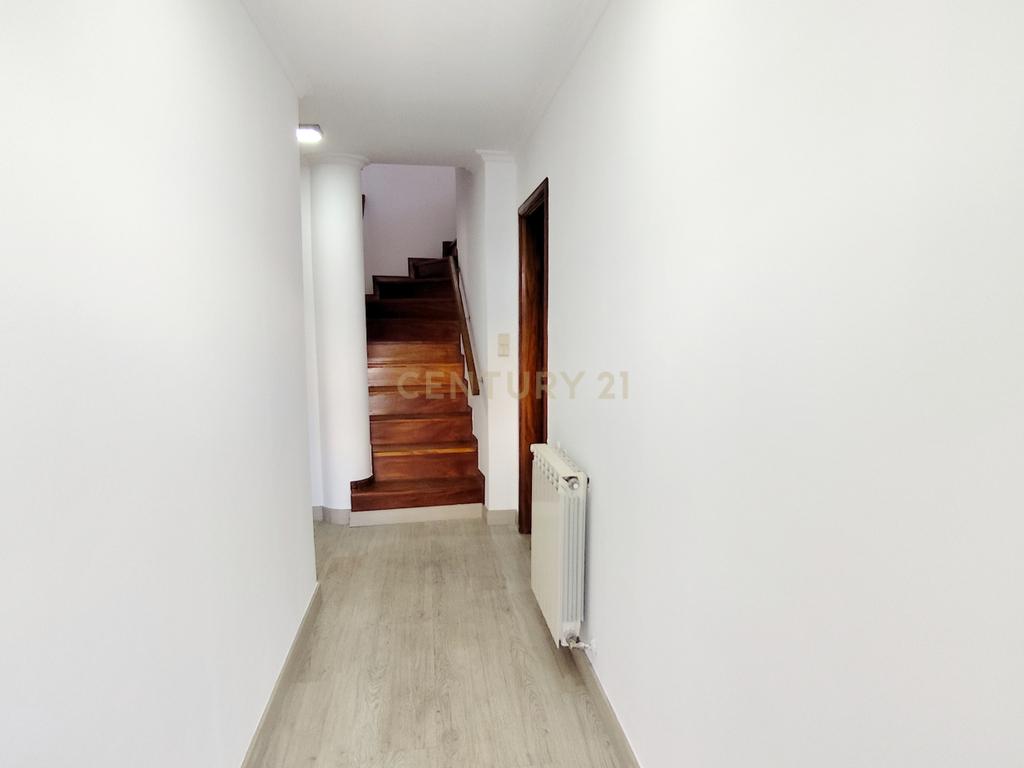 Moradia T4 numa Localização Privilegiada em Chaves - Image 4