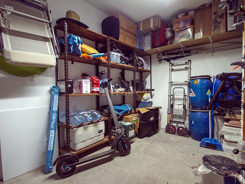 Apartamento totalmente renovado no último andar com garagem e arrecadação a 5 minutos de Las Canteras, Gran Canaria - Image 21