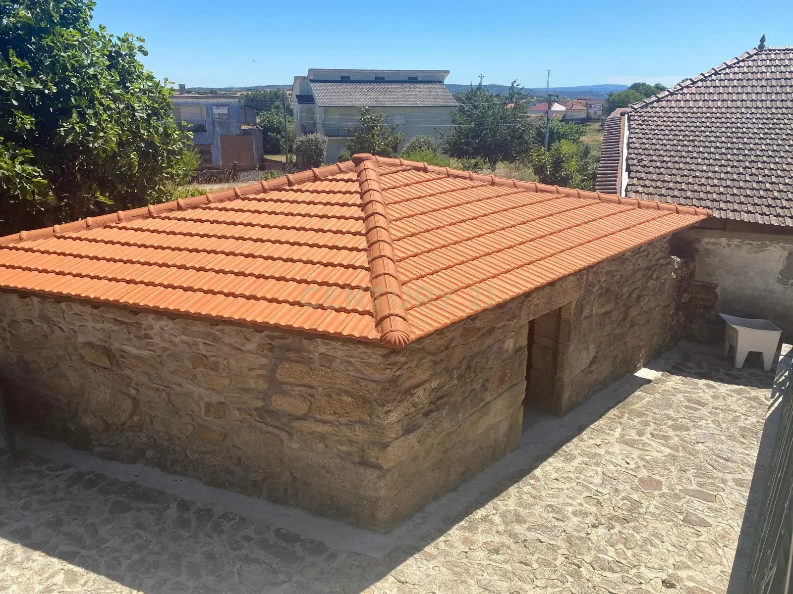 Fotografia 8 de Moradia Rústica T3 com Terreno de 6300m² – Travancas, Chaves