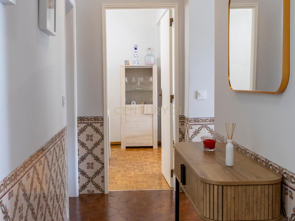 Apartamento T1 com Varanda em Agualva, Sintra - Image 21