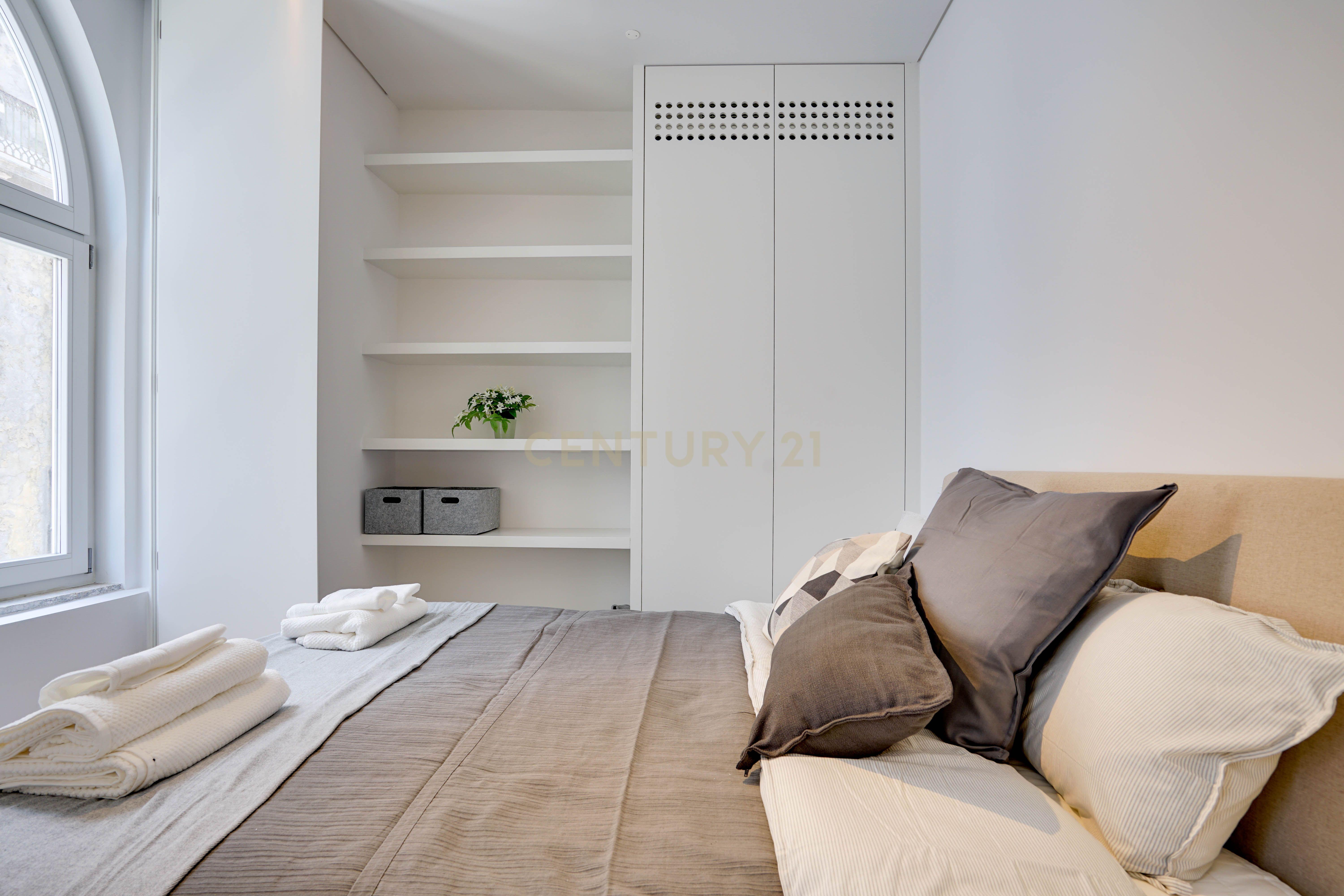 Luxuoso T1 em Lisboa com Vista e Acabamentos Modernos - Image 15