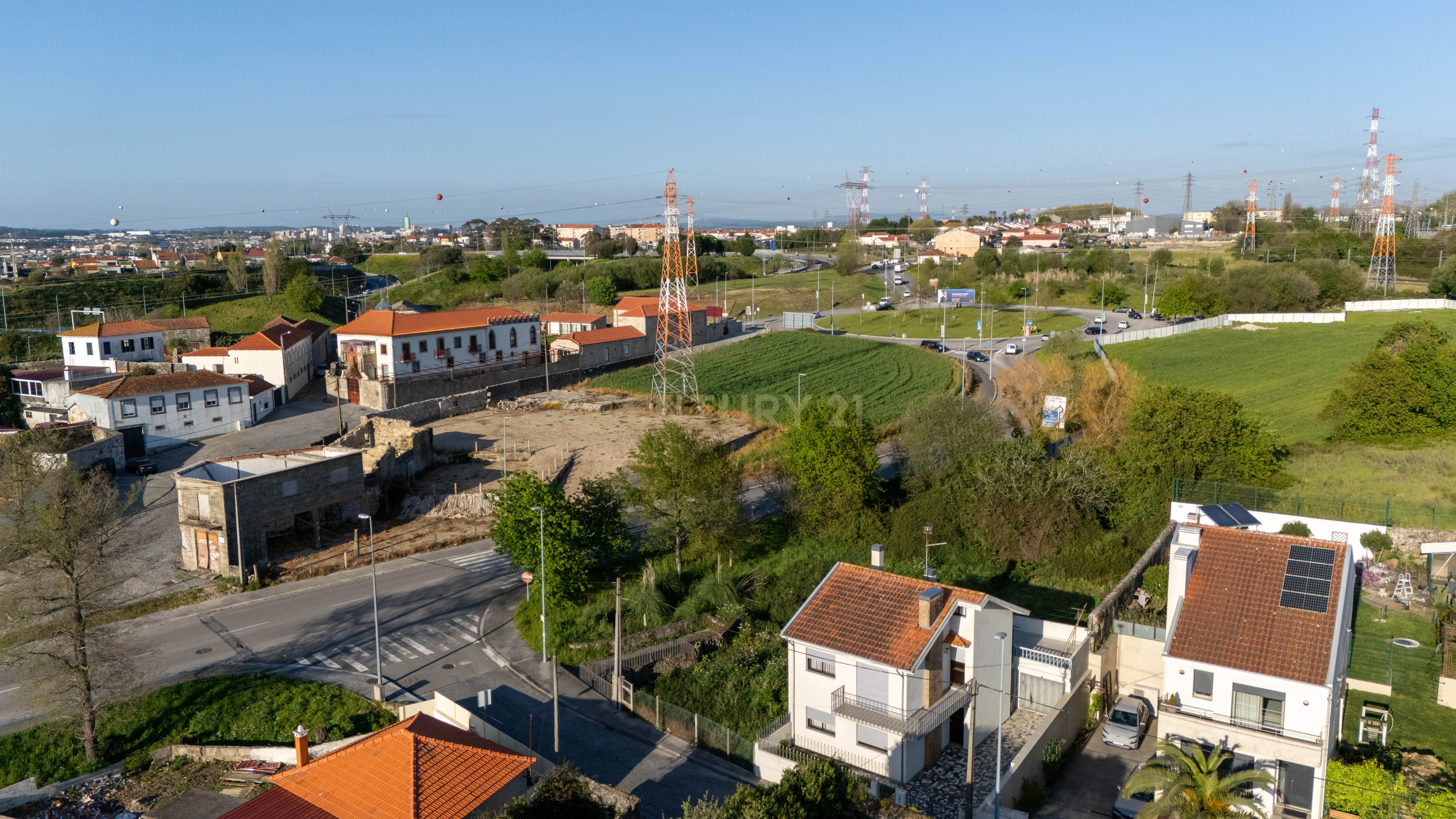 Terreno com Projeto de Loteamento Aprovado para Construção de Moradia - Image 19