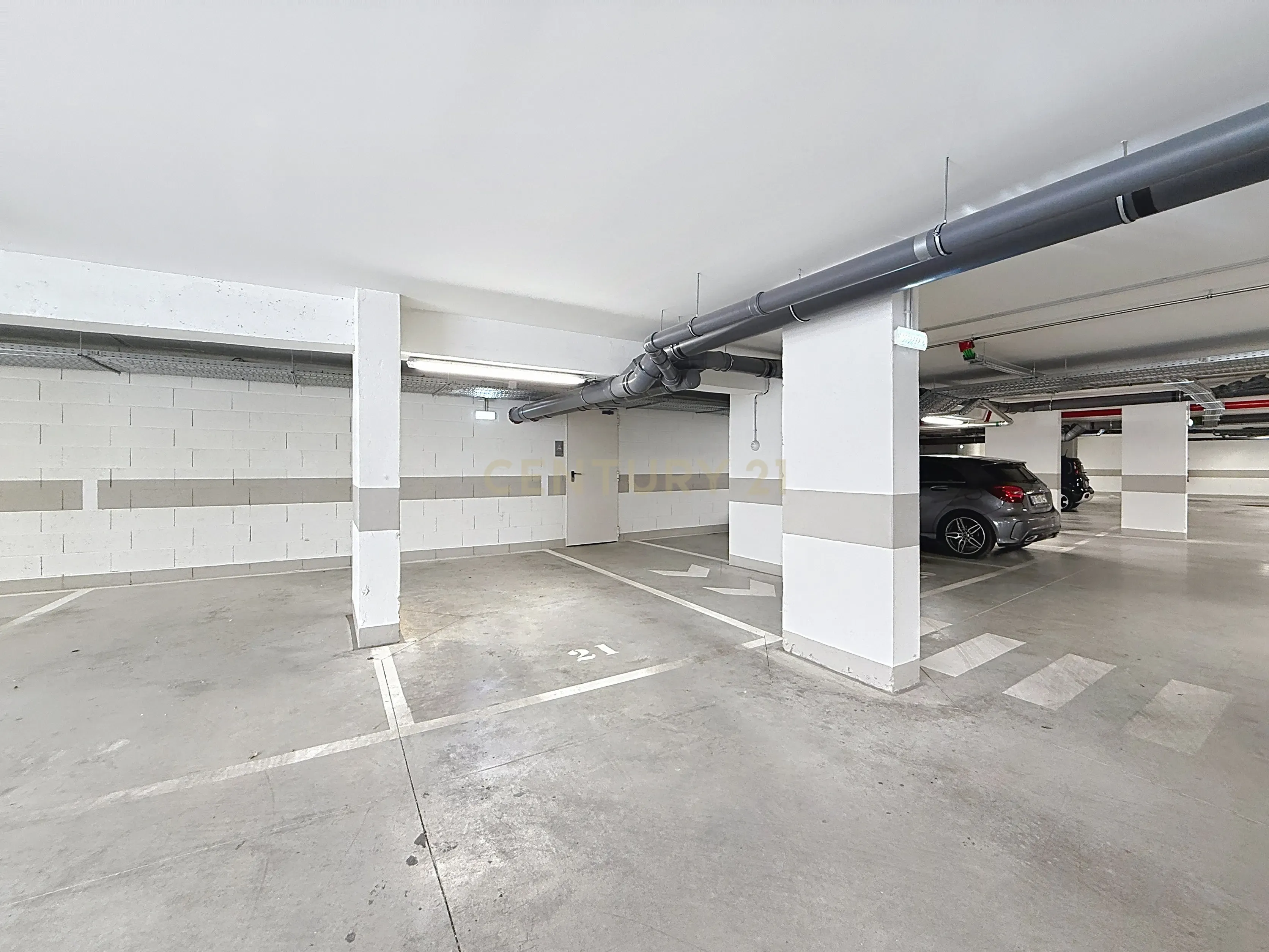 Apartamento T2 com Vista Rio, Semi-Novo, Empreendimento Seixal Baia / Vende-se com o mobiliário - Image 19