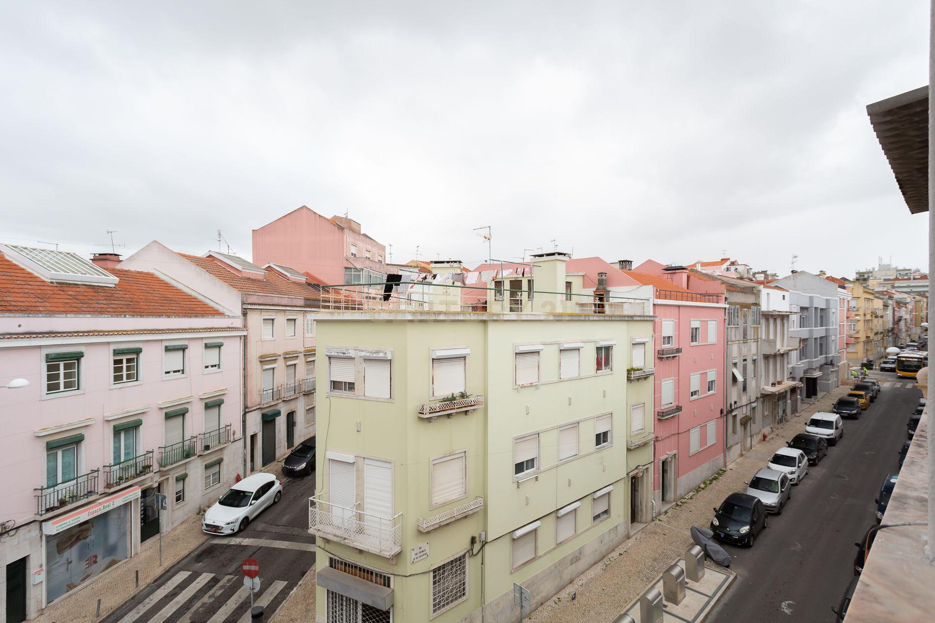 Apartamento T1+1 mobilado com Vista para o Rio em Lisboa - Image 27