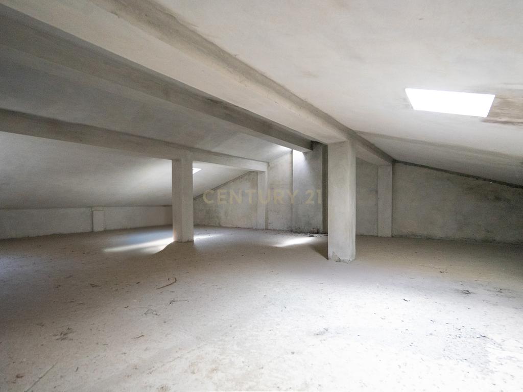 Apartamento T3 Duplex + Garagem em Coimbra - Image 45