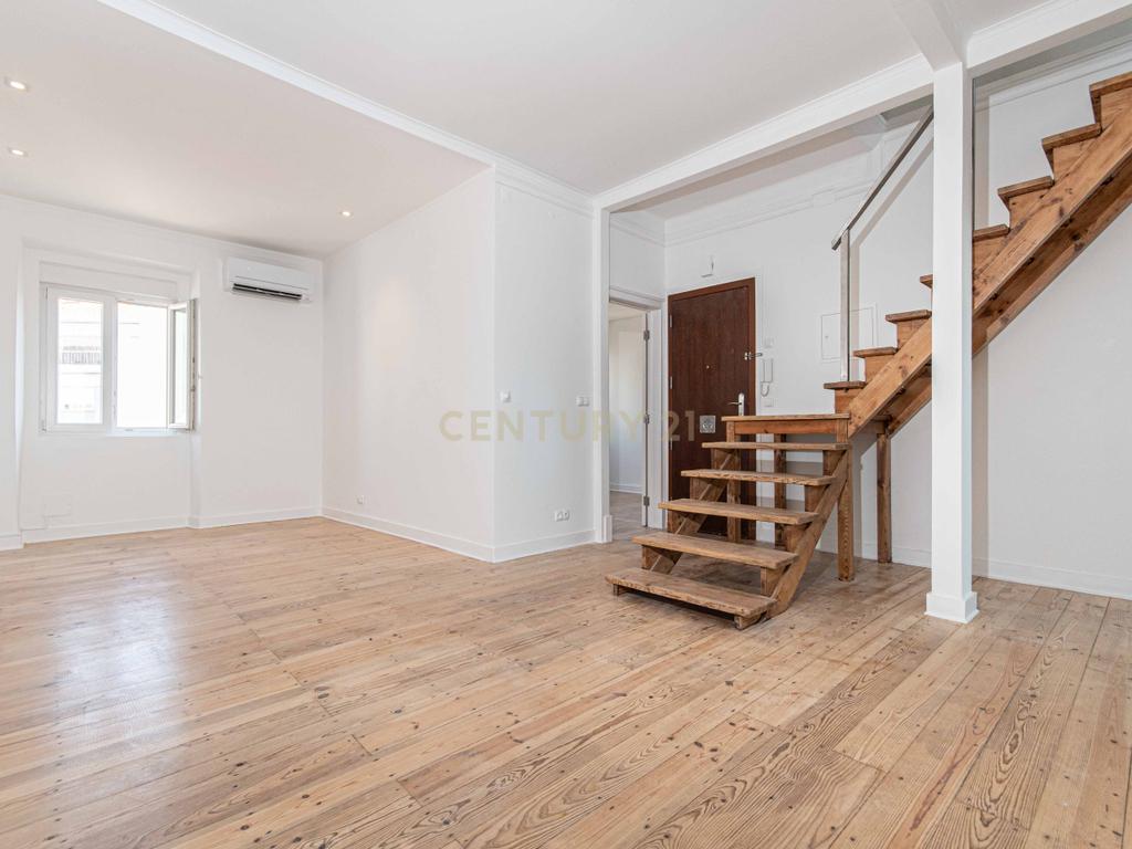 Apartamento T2 de Charme com vista rio e estacionamento em São Vicente, Lisboa - Image 5
