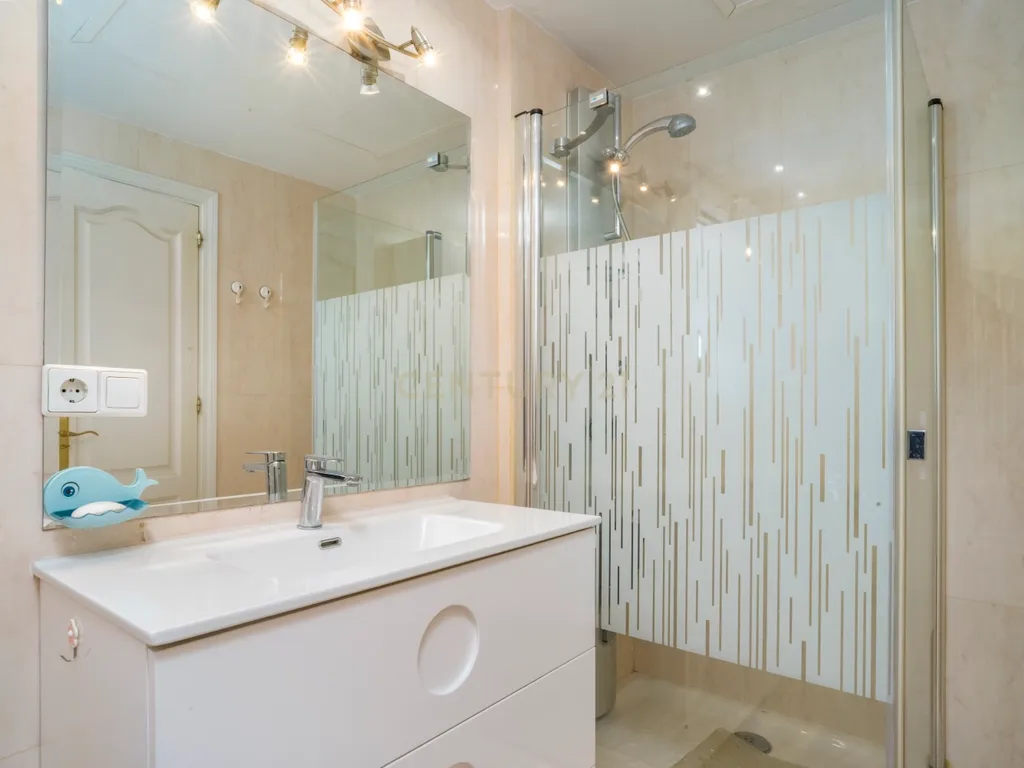 Moradia isolada com piscina privada em Sohail, Fuengirola - Image 49