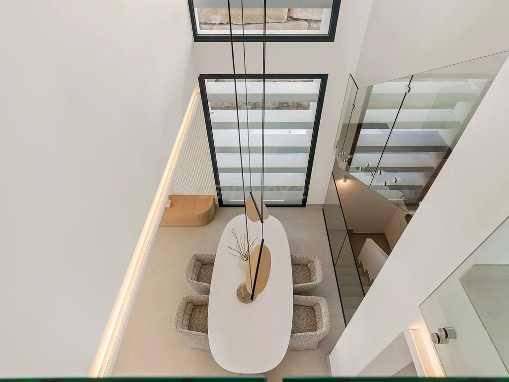 Luxuosa Moradia com Vista Mar em Estepona, Málaga - Image 13