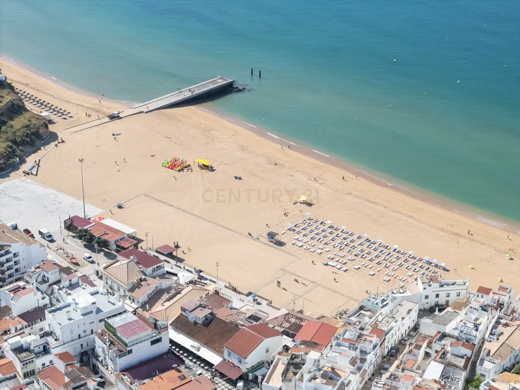 Moradia com 3 Quartos, Quintal e Terraço – Excelente Localização em Albufeira - Image 25