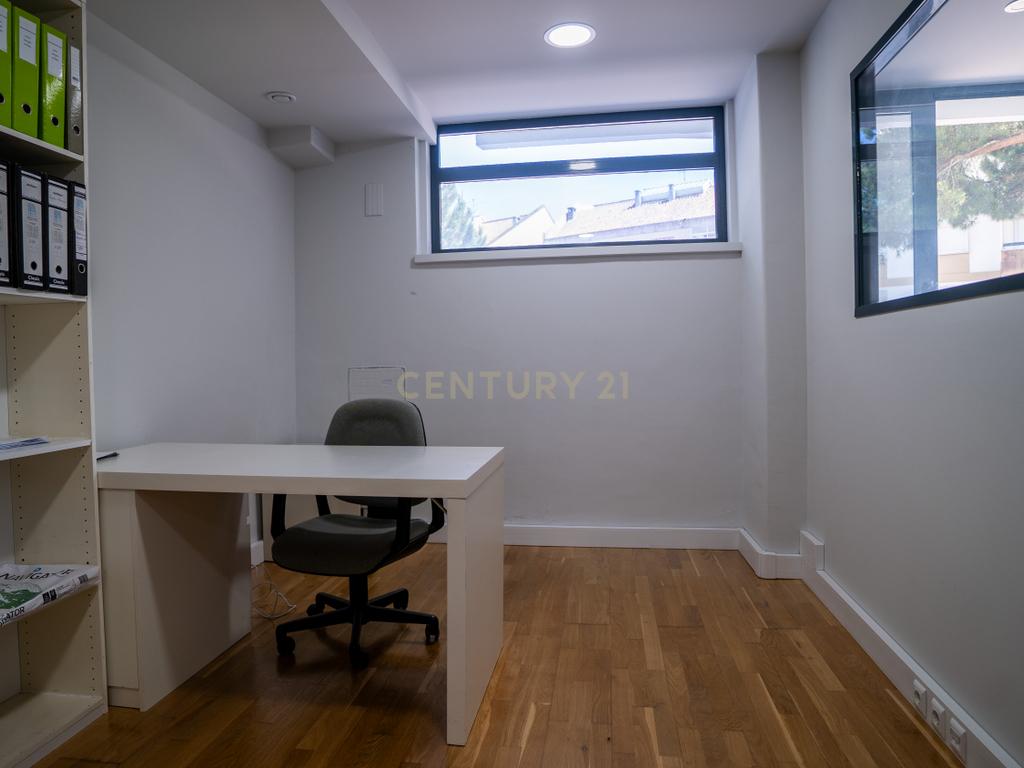 Escritório Mobilado para Arrendamento – Ramada, Odivelas | 92m² | 1.000€/mês - Image 6