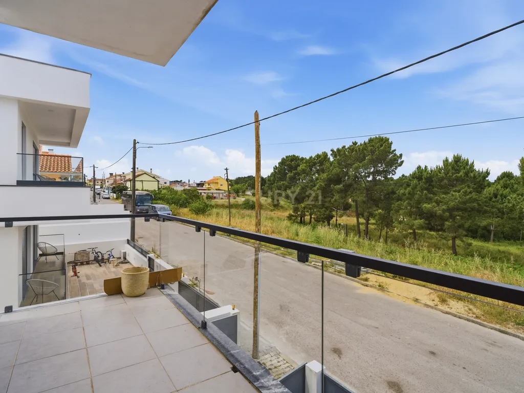 Moradia moderna T3+1 com espaços funcionais