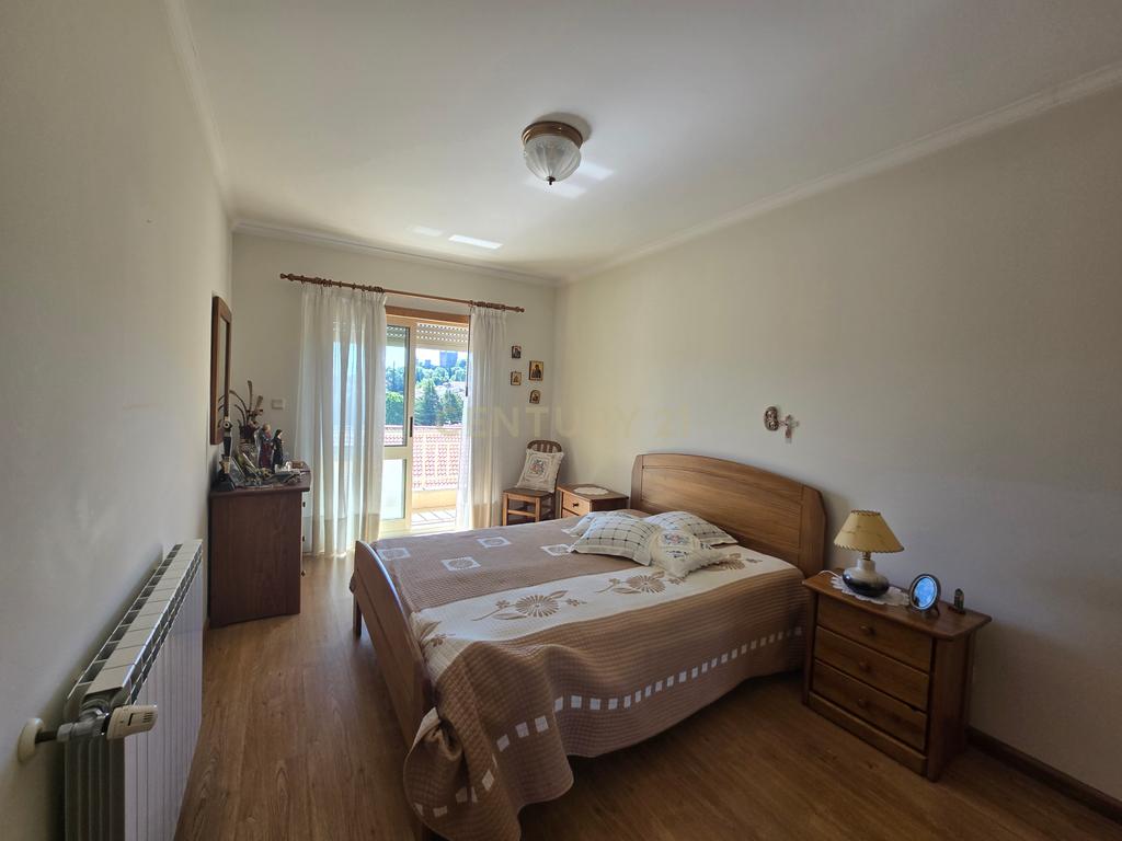 Apartamento T3 + 1 em Bragança - Image 18