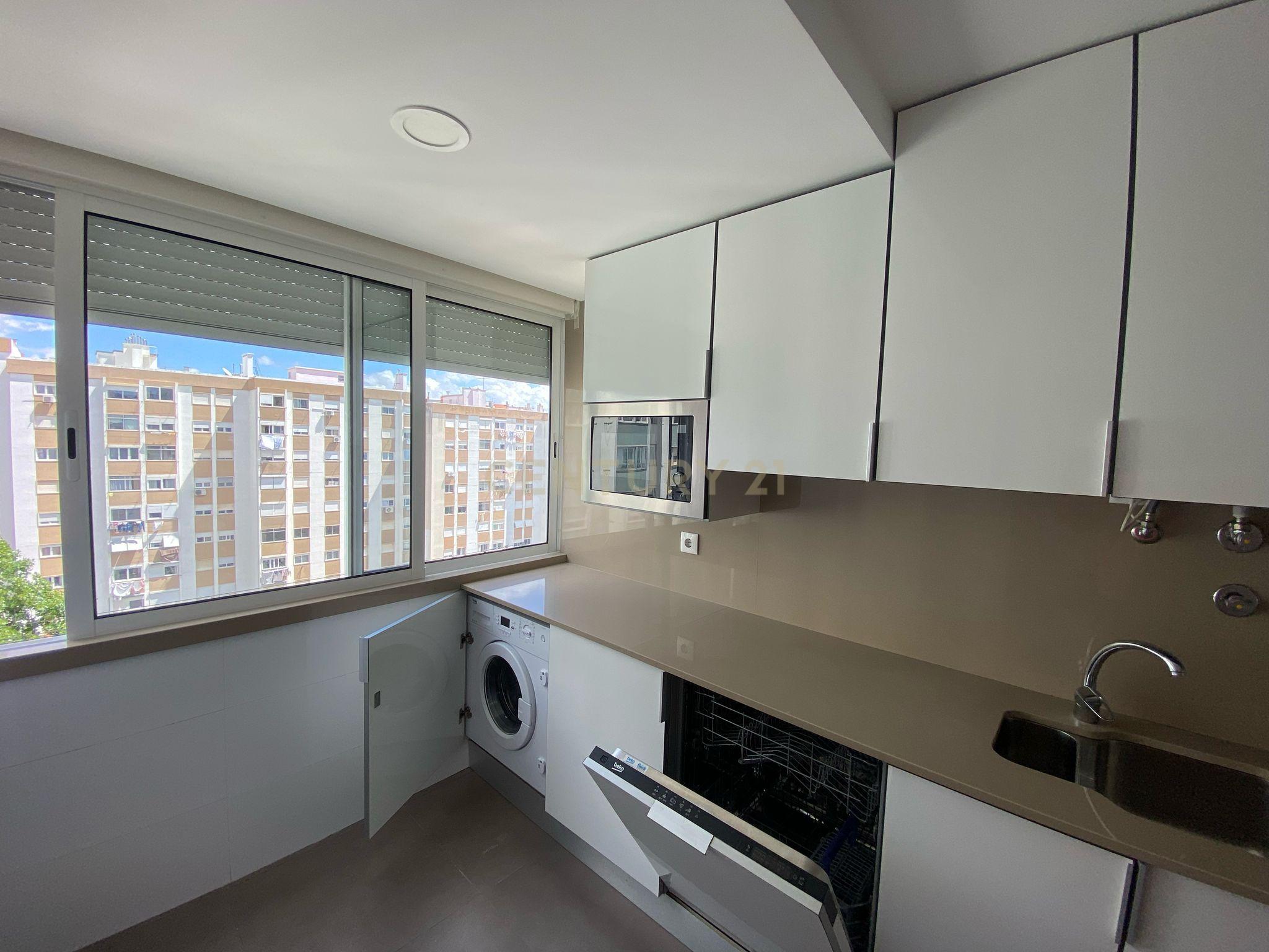 Apartamento T2 em Lisboa - Image 20