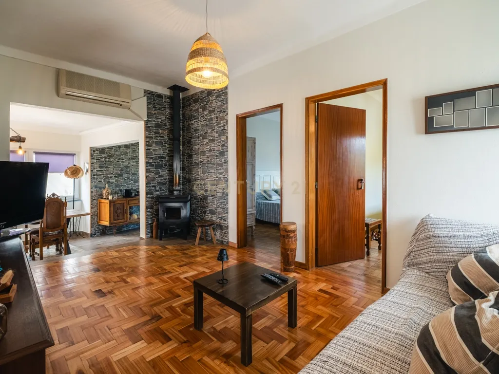 Moradia Renovada em Serpins, Lousã com 3 Casas de Banho - Image 5