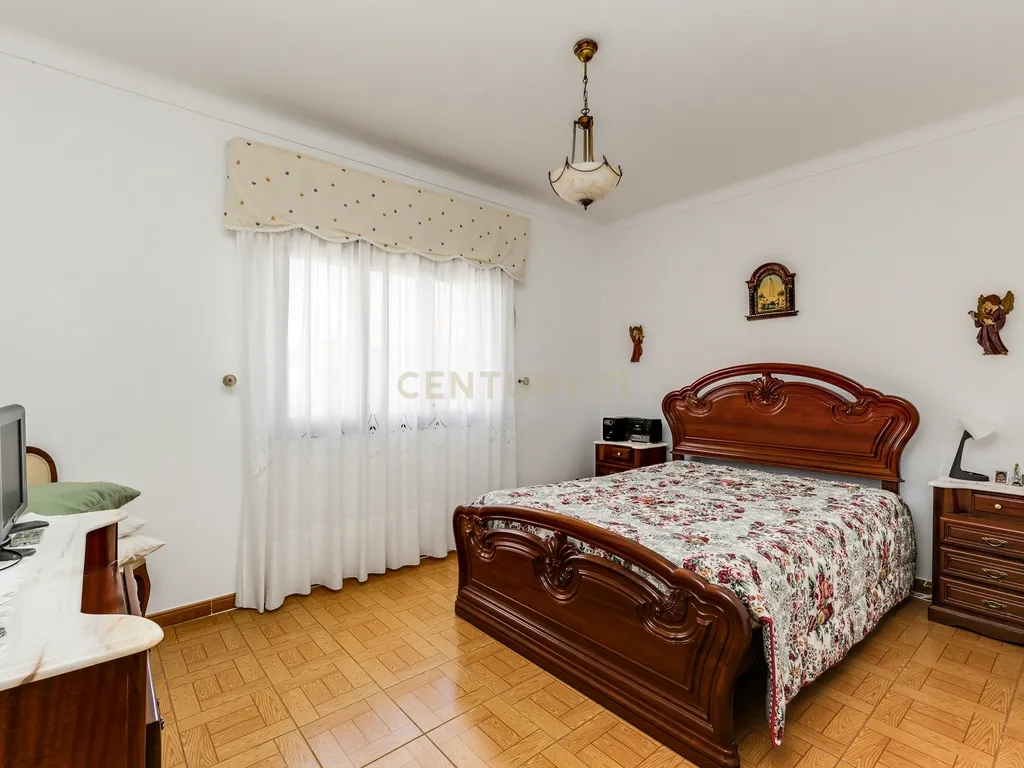 Moradia T8 de 288 m² no Centro de Montargil – Junto à Barragem - Image 17