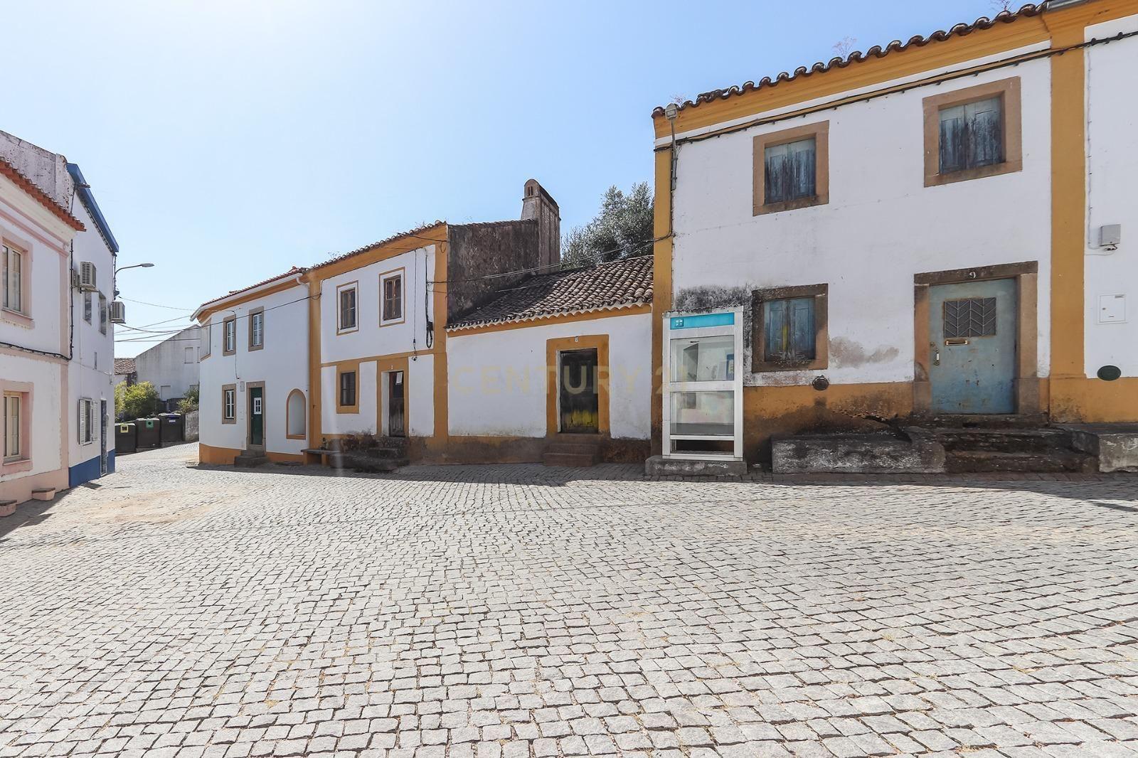 Fotografia 2 de Casa tradicional em pedra com espaço exterior em São Matias, Nisa
