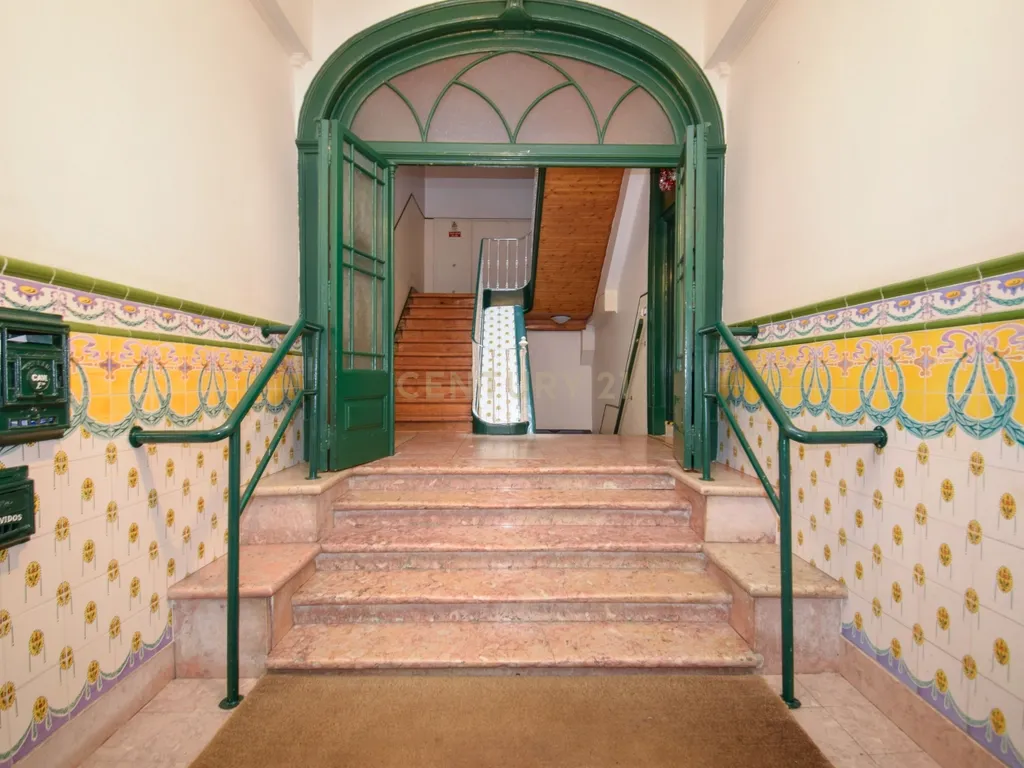 Apartamento T5 em Arroios: mais espaço, mais conforto e mais Família! - Image 5