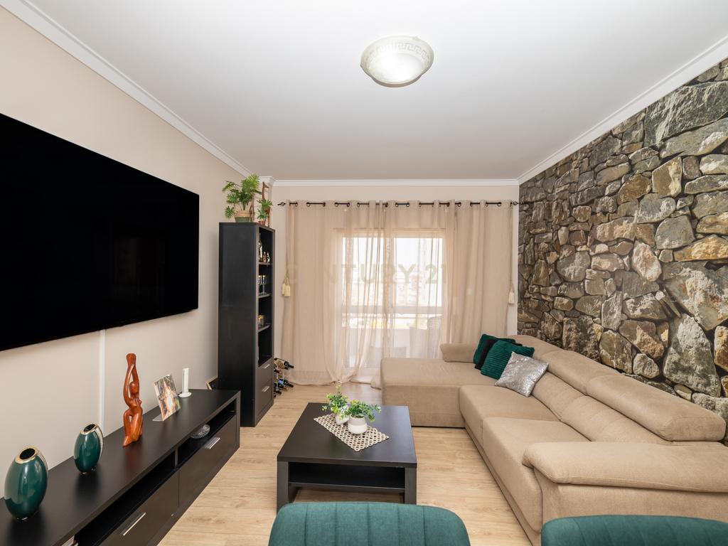 Apartamento T2 - Feijó com varanda - Image 3