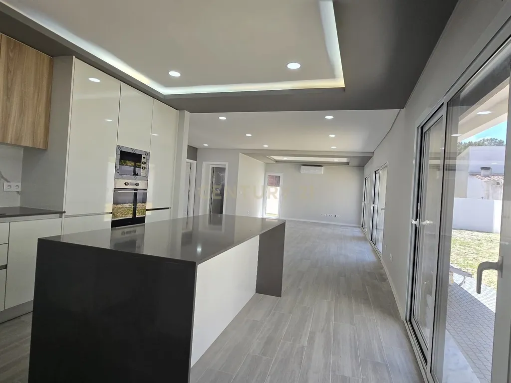 Moradia Térrea Isolada em Fernão Ferro — Conforto e Tranquilidade! - Image 11