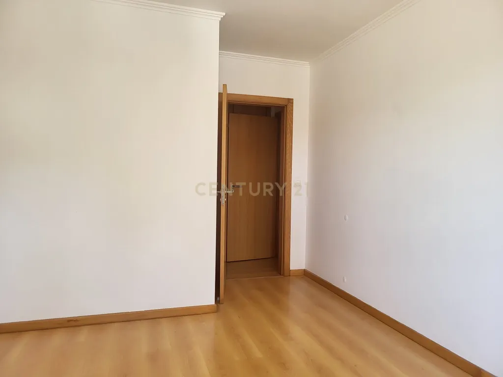 Apartamento T1 Vila Franca de Xira - Image 7