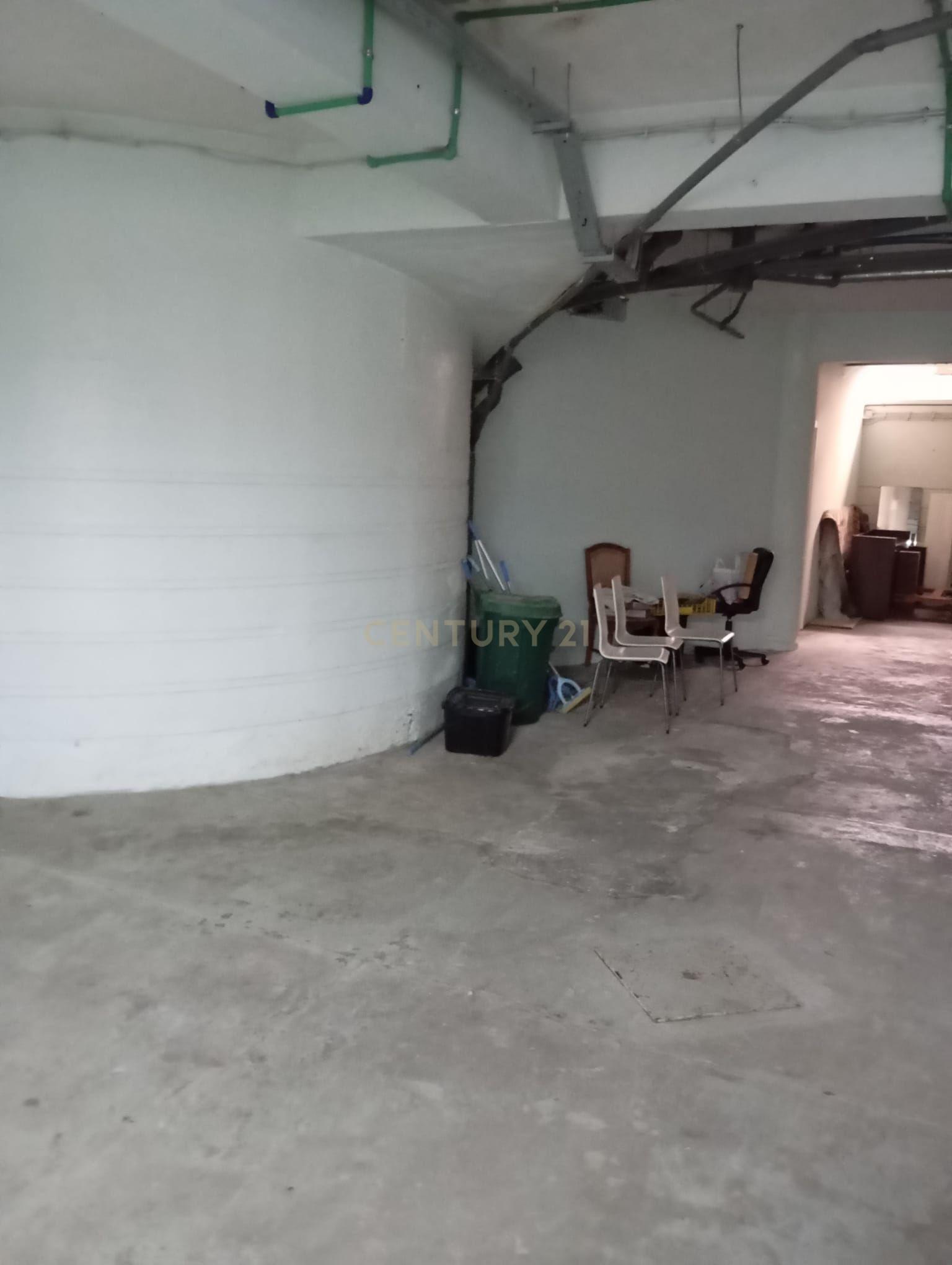 Fotografia 10 de Vende-se Espaço Comercial + Garagem com 10 Lugares