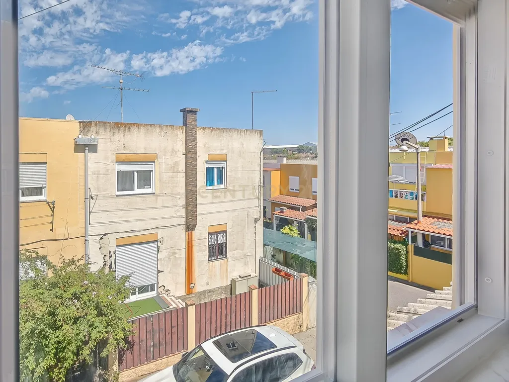 🏡 Moradia T3 Totalmente Remodelada em Camarate, Loures | O Espaço de uma Casa ao Preço de um Apartamento! - Image 22
